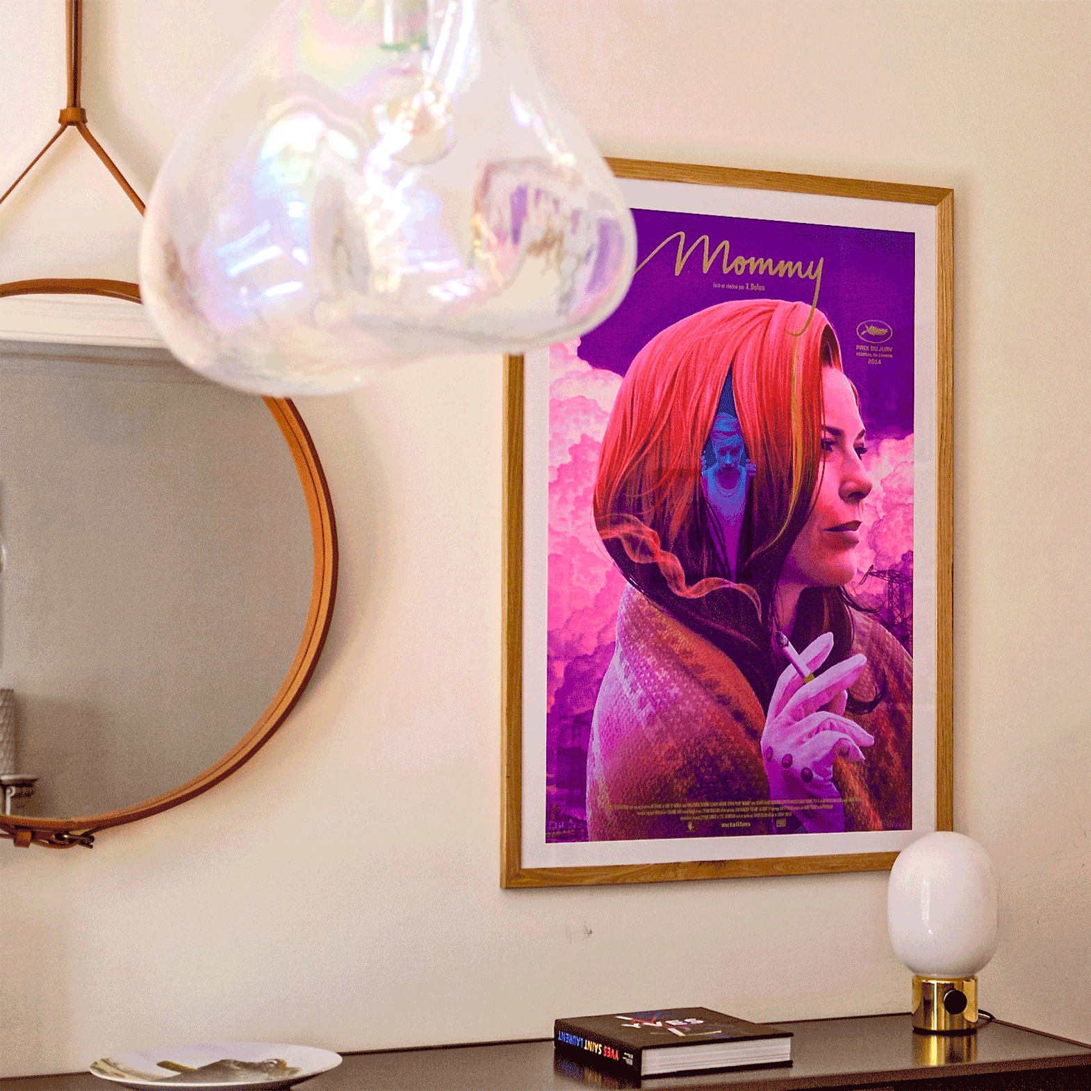 Plakat - maison d'edition d'affiche en serigraphie - affiche de cinema mommy regular (rose) réalisée par Jeremy enecio - imprimée en edition limitée numérotée main